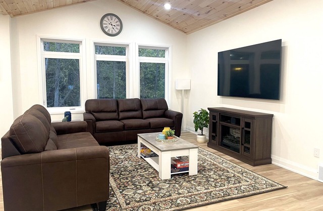 Getaway with newly built cottage which is just 20 mins away from Tobermory!
