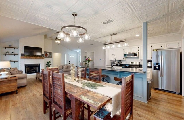 Gettysburg · Modern Farmhouse Getaway in Town! NEW beds! (King)