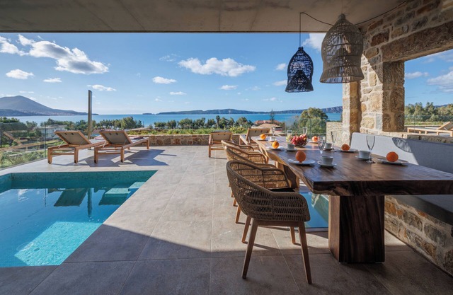 Gialova SUNSET VILLA with Seaview and Private Pool and 3 Bedrooms