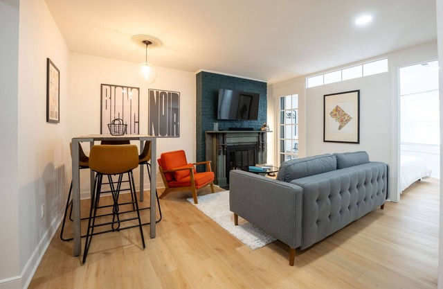 Gilded Nest - 2BR English Basement in Logan Circle