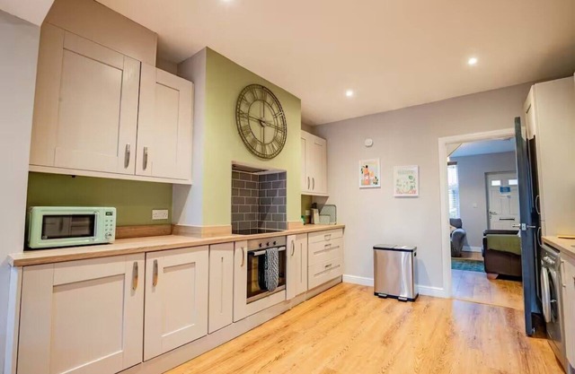 Gillam House - Stylish & Cosy 2 Bedroom, Worcester
