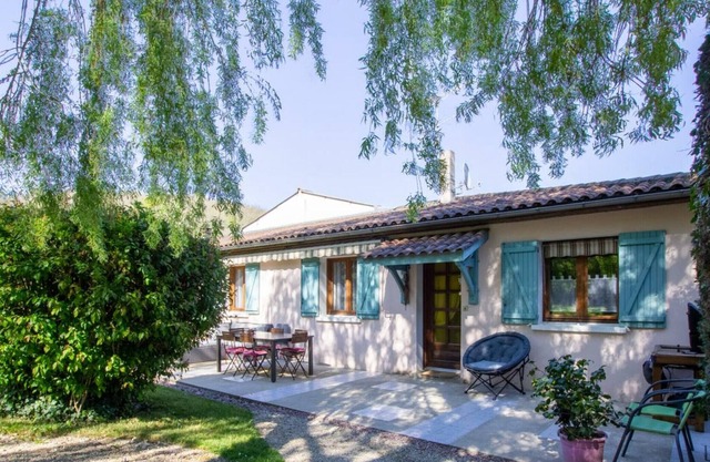 Gite Champcevinel, 3 bedrooms, 6 persons