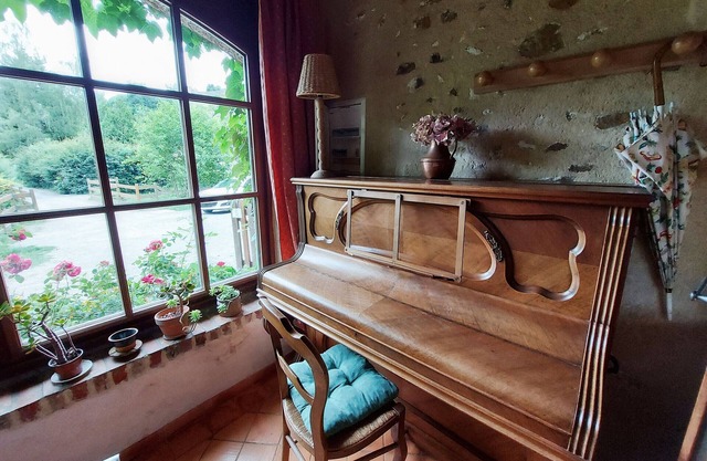 Gite Sainte-Suzanne-et-Chammes, 2 bedrooms, 4 persons
