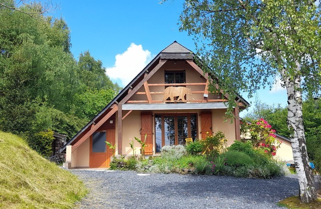 Gîte in a small village perched on a pièmont ridge in the heart of the Pyrenees.