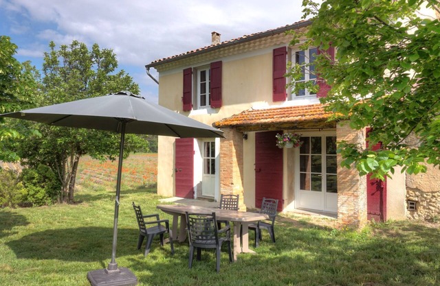 Gite on 35ha property in the luberon, 25km from Aix en Provence