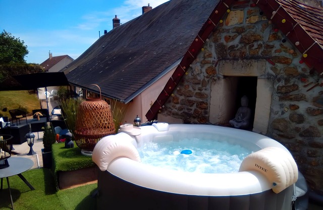 Gite Rouvres-les-Bois, 4 bedrooms, 9 persons