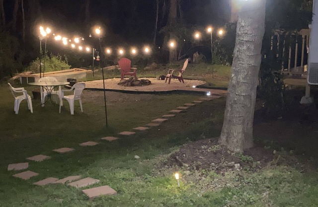 Glamping at it's best! Sleeps 4, Porch w/grill Fire pit Big outdoor living space