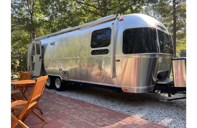 Glamping in the DMV - 2022 Airstream Globetrotter 27FB