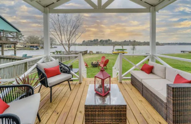 Glamping Waterfront Tiny Cottage- FREE Kayak/SUP