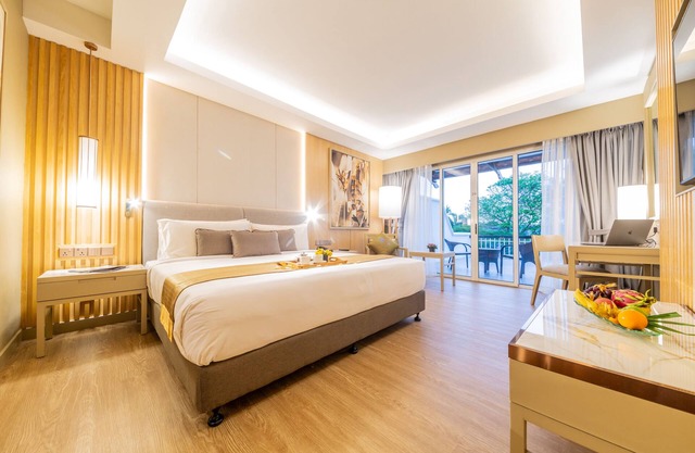 Glenmarie Hotel & Golf Resort