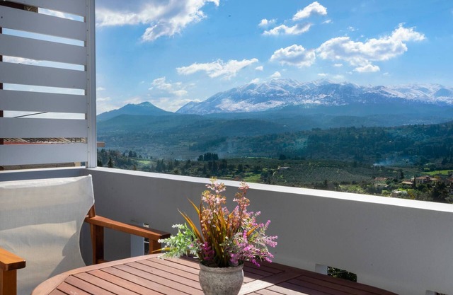 Glikanisos House Nipos - ideal for hikers and families 2bd, 6pl, 10min to beach