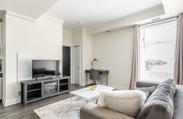 GLOBALSTAY . Rideau Private Apartment w Kingsize bed. Parking.