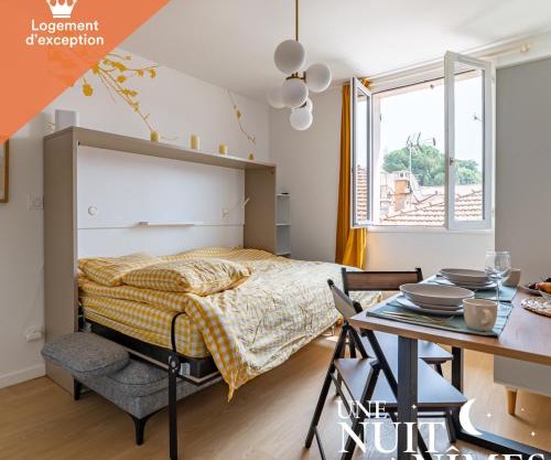 Golden Studio - View & Provençal Charm
