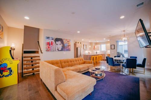 Golden Triangle Townhome At Downtown Denver