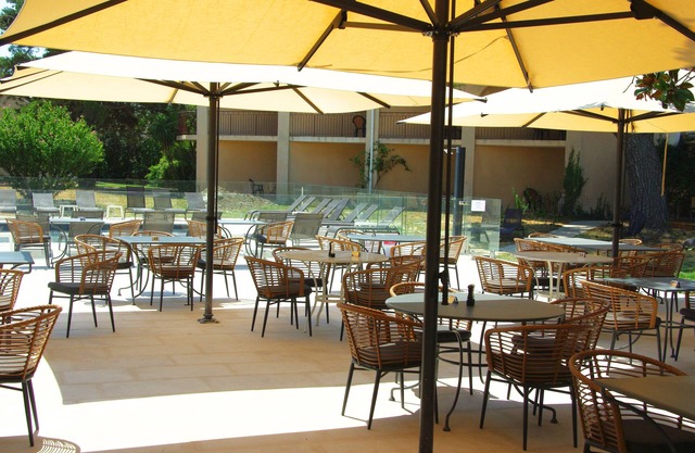 Golden Tulip Avignon Le Paradou