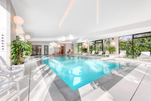 GOLDEN TULIP LYON OUEST TECHLID Hotel & Spa