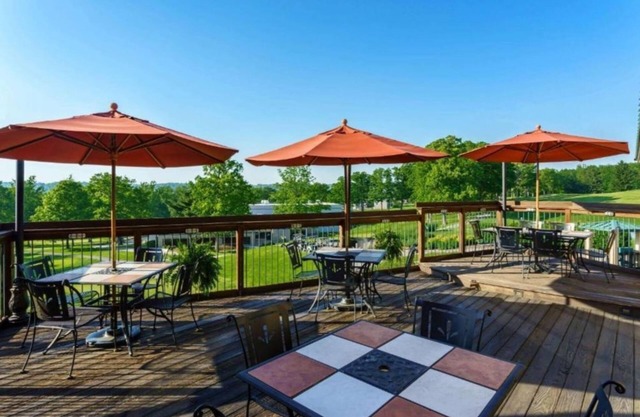 Golf & Wellness Sanctuary: Lakeview Resort Studio w Pool & Spa Sauna
