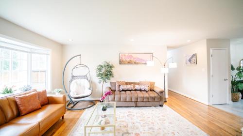 Gorgeous 7BR 3BA Family Home in Maryland