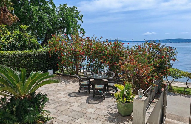 Gorgeous apartment in Kastel Luksic