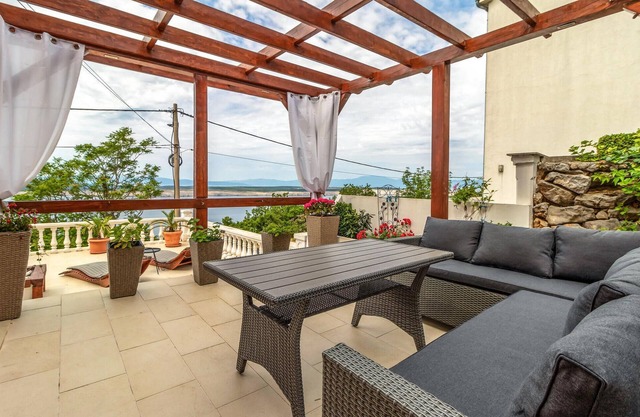 Gorgeous apartment in Dramalj