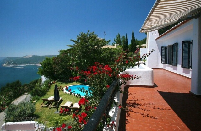 gorgeous Deluxe Villa with sea views all around
