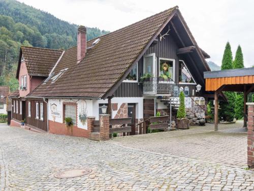 Gorgeous Holiday Home with Balcony Garden Furniture Grill