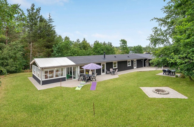 Gorgeous home in Glesborg with kitchen