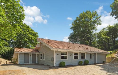 Gorgeous Home In Glesborg With Sauna