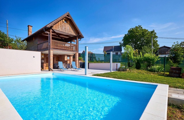 Gorgeous home in Klostar Ivanic