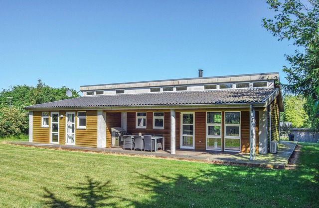 Gorgeous home in Humble with kitchen