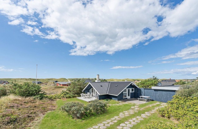 Gorgeous home in Hvide Sande with WiFi