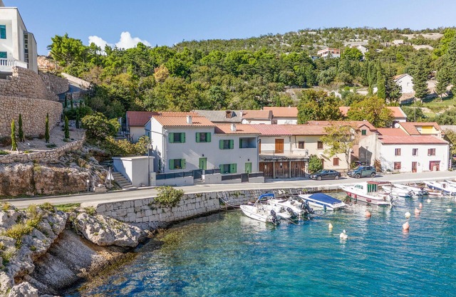 Gorgeous home in Jablanac