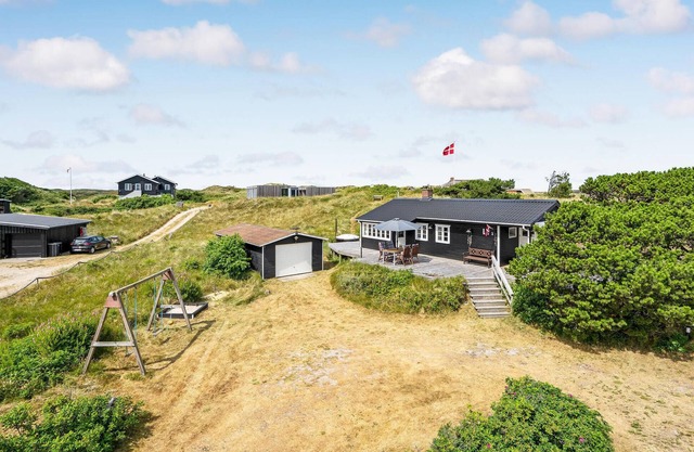 Gorgeous home in Oksbøl with kitchen