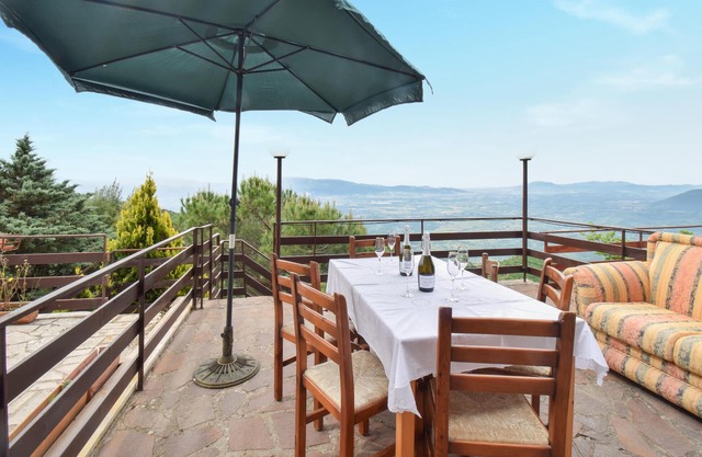 Gorgeous home in Serrone with WiFi
