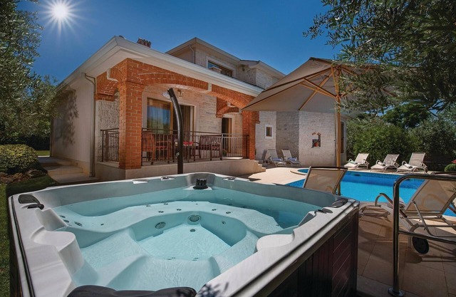 Gorgeous home in Tar with WiFi