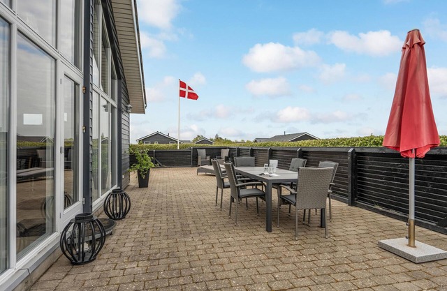 Gorgeous home in Tarm with WiFi