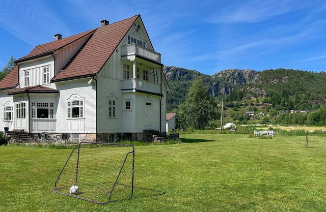 Gorgeous home in Tonstad with WiFi