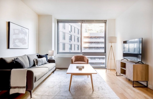 Gorgeous LIC 1BR w/Doorman, Gym Pool & W/D, nr East River, by Blueground