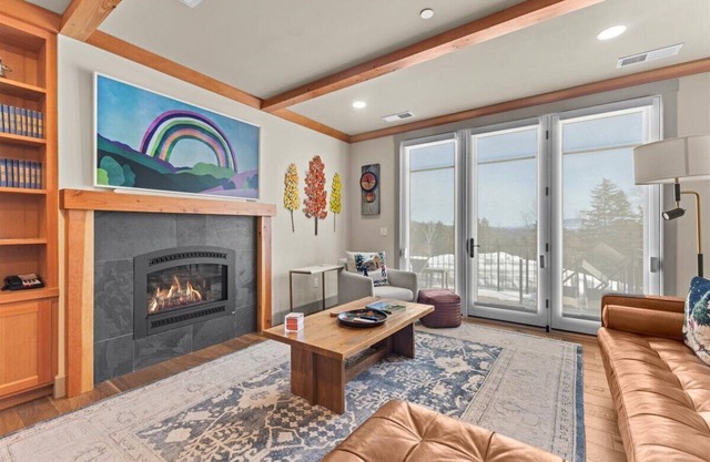 Gorgeous NEW Trapp Villa: Mountain View, Pool&More