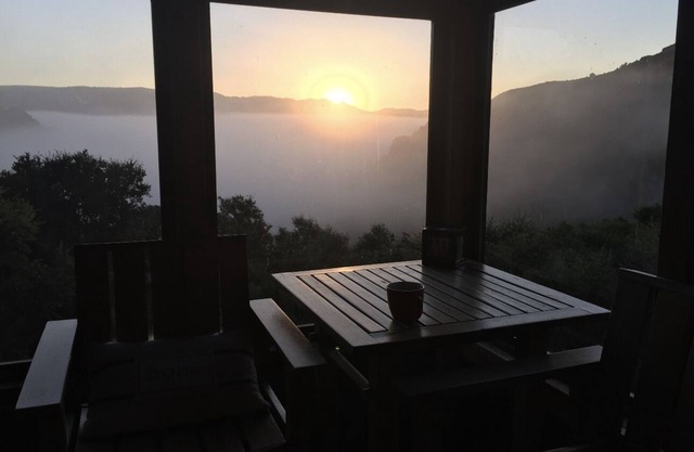 Gorgeous Secluded Treehouse with Spectacular Views