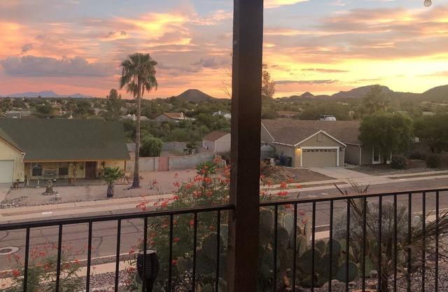 Gorgeous views - close to everything! Sleeps 6