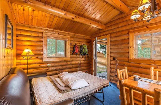 Gorgeous Wyoming! Two Comfortable Units, Close to Attractions, Pet-Friendly!