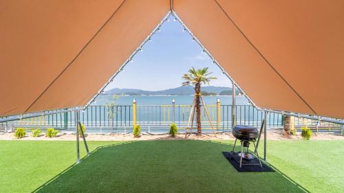 Goseong Bluebeach Pension&Glamping