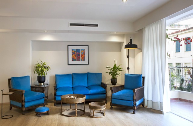 Gracious Accessible 4Bd/5Ba Apartment in Ideal Location