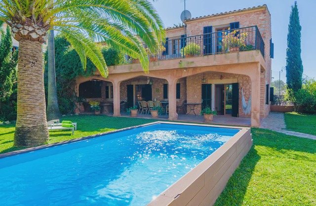 Gran Llombards - Four Bedroom Villa, Sleeps 6