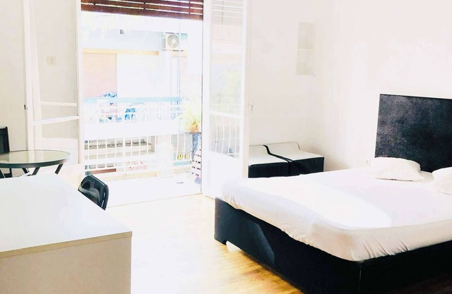 Grand 4 Bd Flat with Classical Touches in Kipseli
