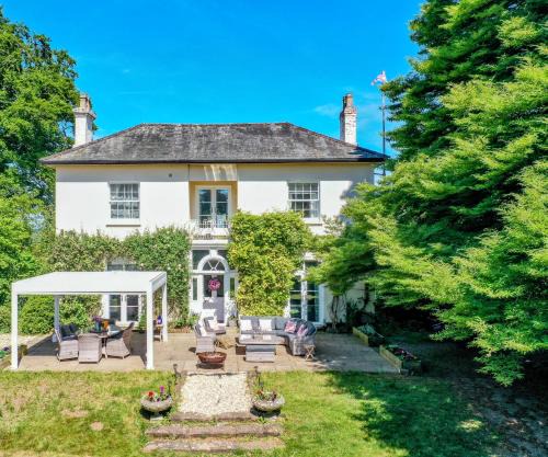Grand Georgian Villa and Coach House Sleeps 18 Guests Dogs Welcome
