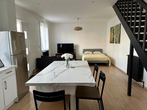 Grand Studio WiFi rapide RER B