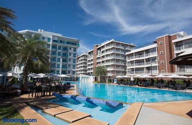 GrandBlue Condo 602 by malai