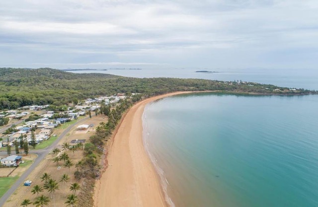 Grasstree Beach Shacks